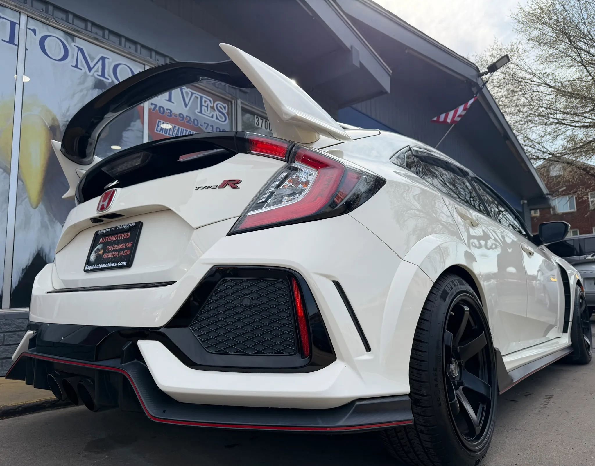 Used 2018 Honda Civic Type R image 3