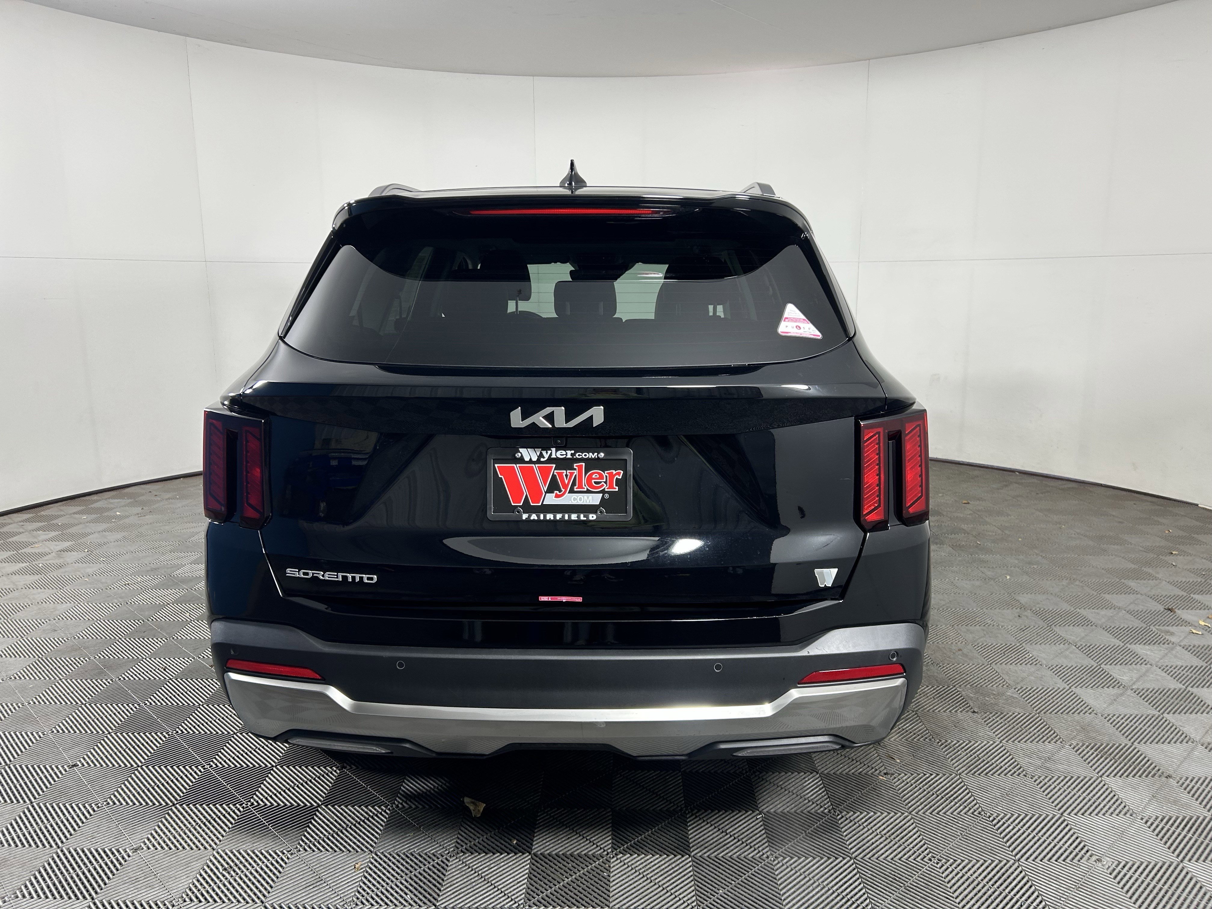 Used 2025 Kia Sorento S w/ Panoramic Sunroof Package image 16