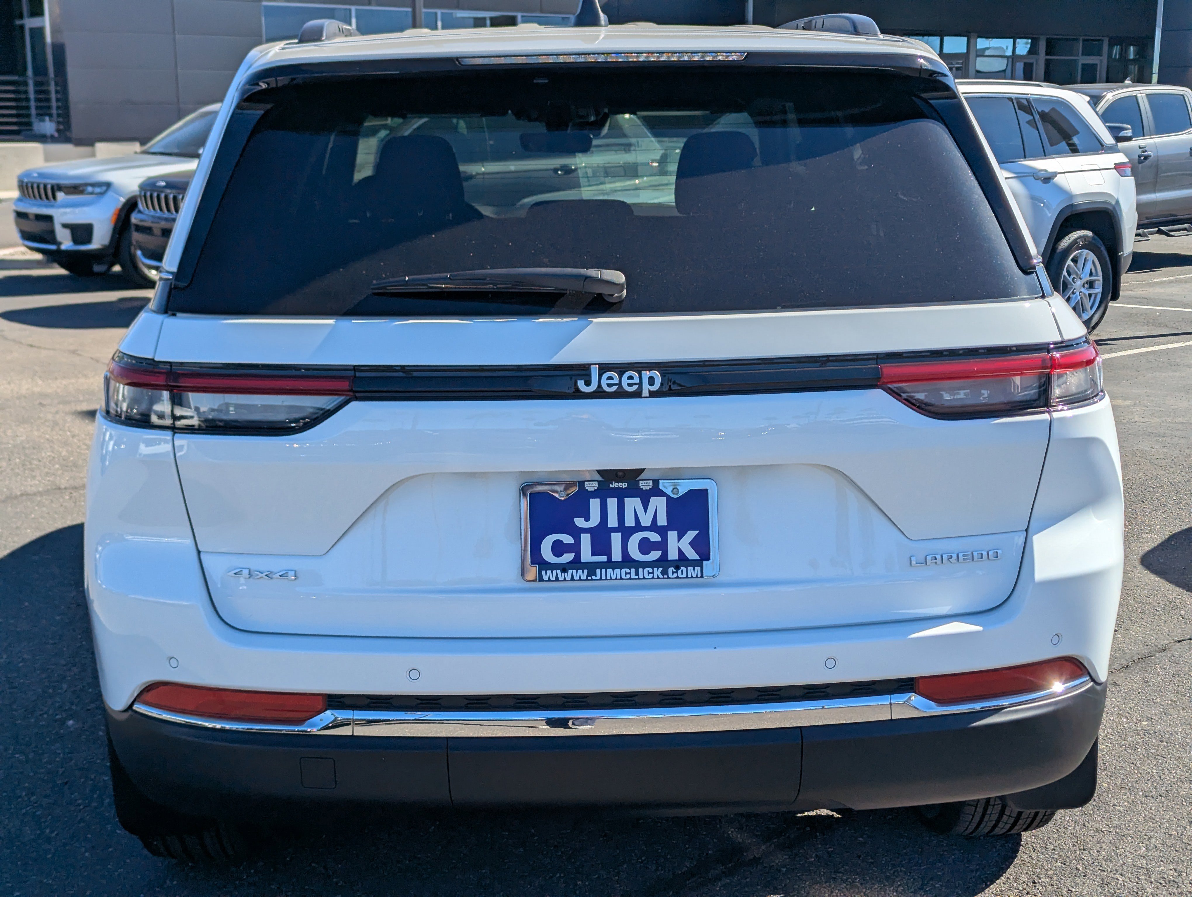 New 2025 Jeep Grand Cherokee Laredo X w/ Luxury Tech Group I image 3