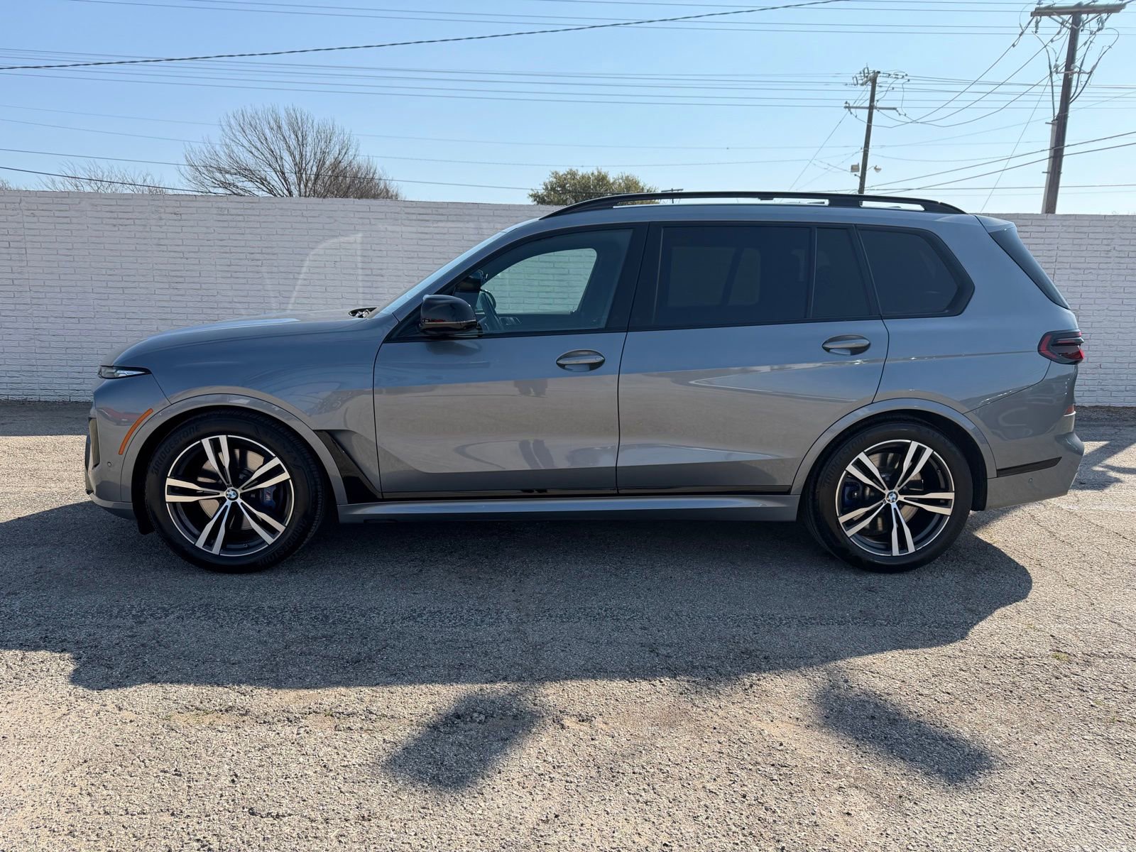 Used 2023 BMW X7 M60i w/ Executive Package image 3