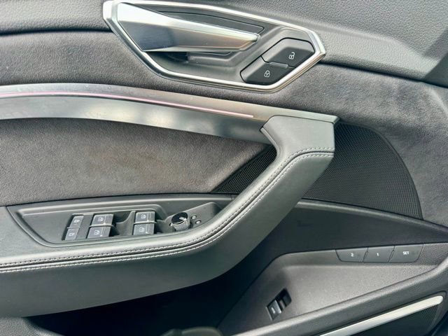 Used 2023 Audi e-tron Chronos w/ Chronos Package image 16