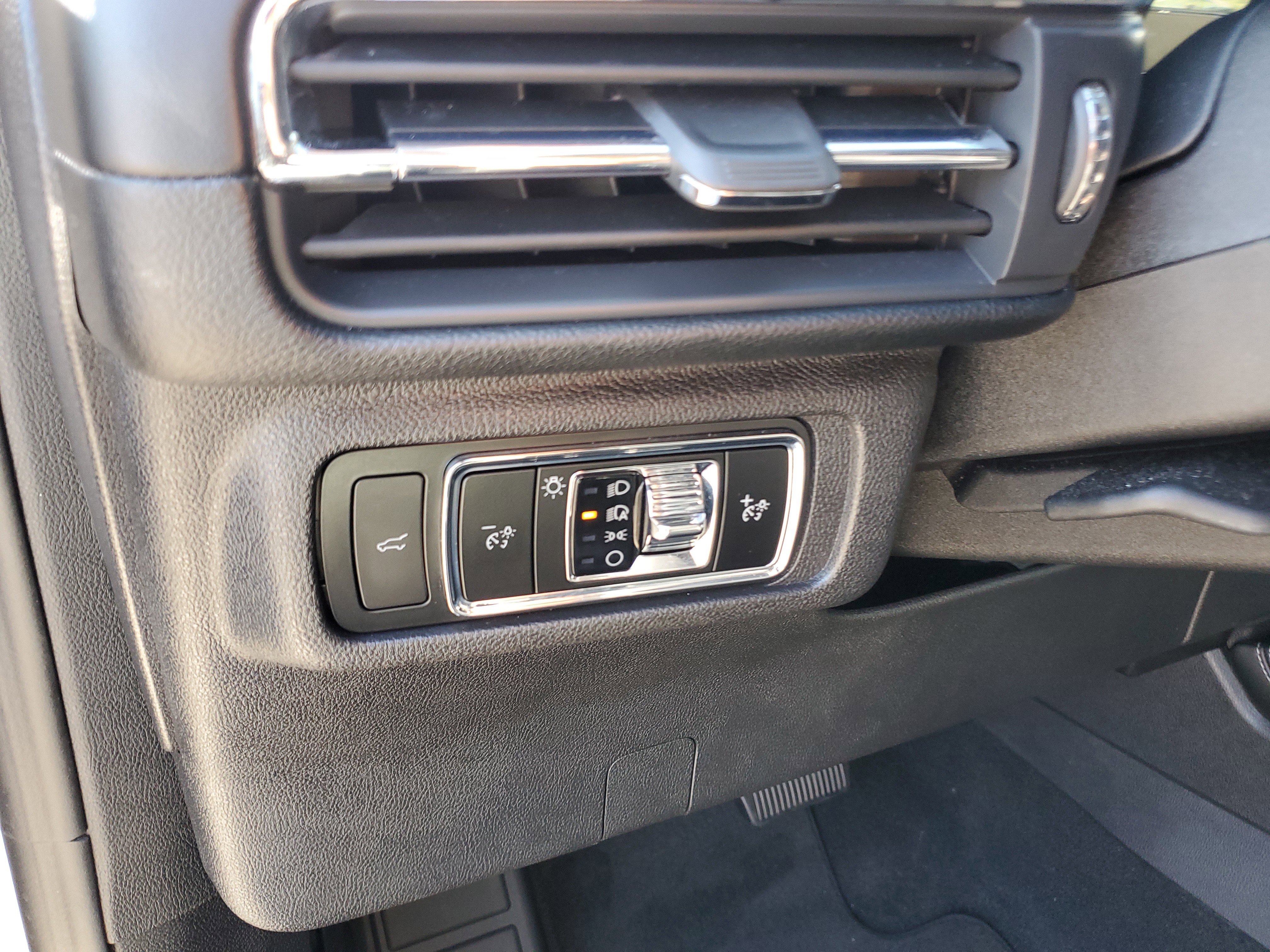 Certified 2024 Lincoln Corsair FWD image 17