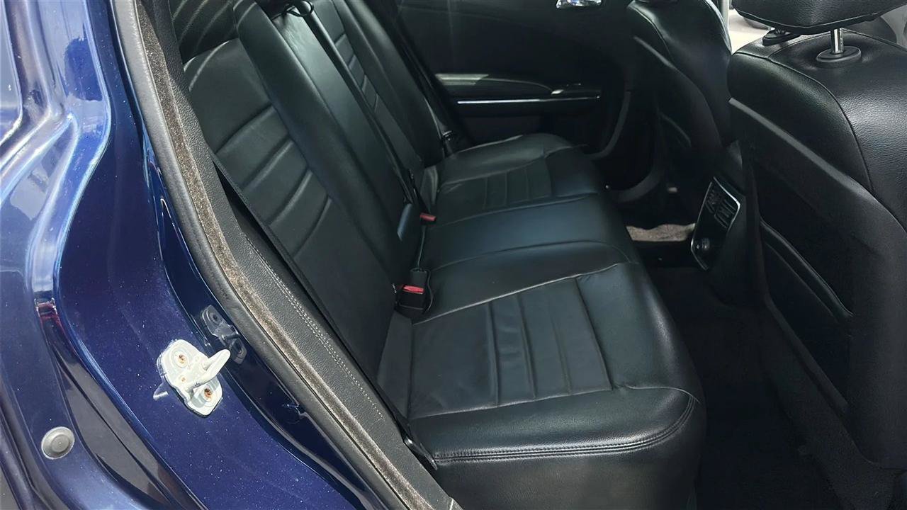 Used 2014 Dodge Charger SE RWD image 29