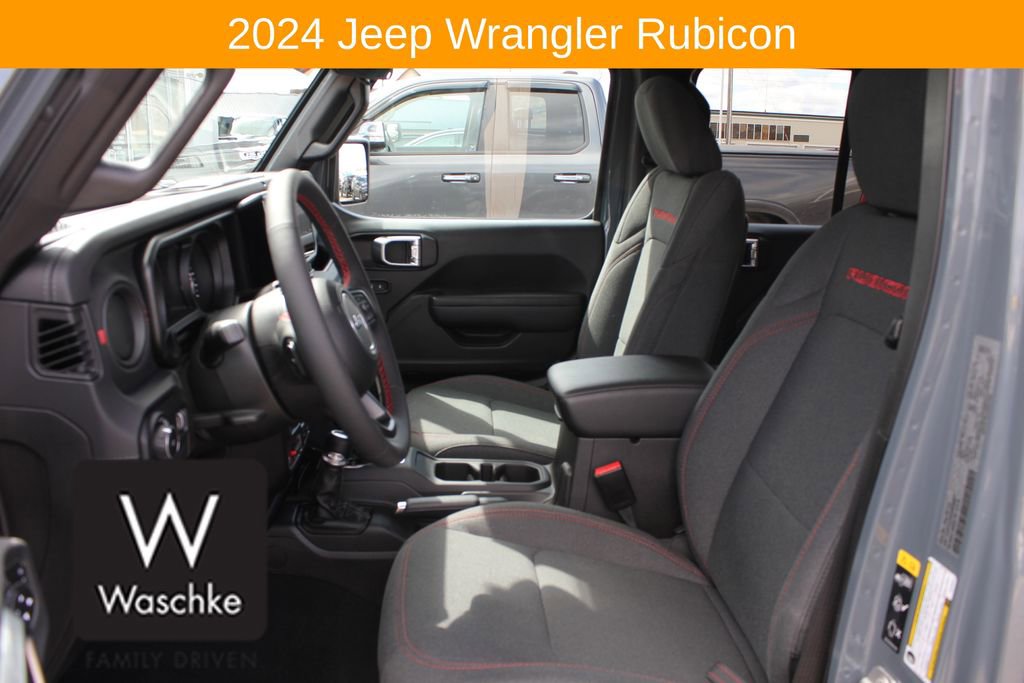 Used 2024 Jeep Wrangler Unlimited Rubicon w/ Convenience Group AWD/4WD image 16