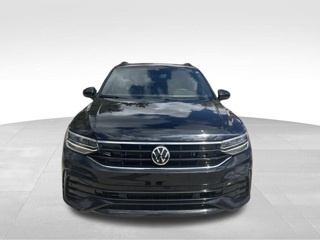 Certified 2022 Volkswagen Tiguan SE R-Line image 8