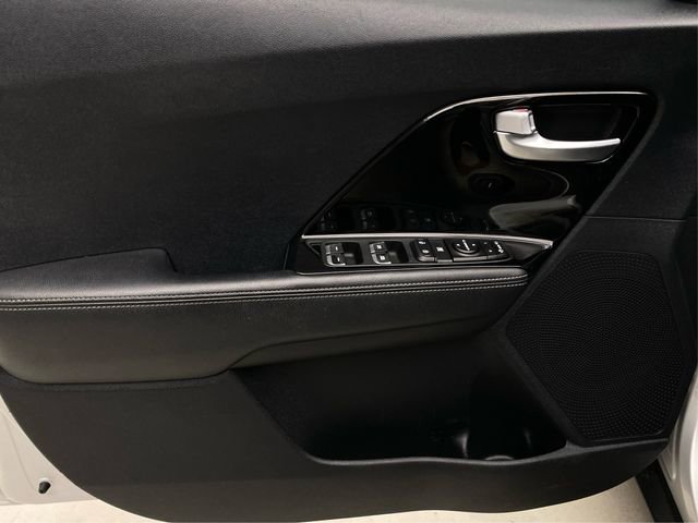 Used 2017 Kia Niro EX image 23