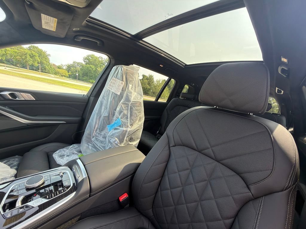 New 2027 BMW X7 xDrive40i w/ M Sport Package AWD/4WD image 13