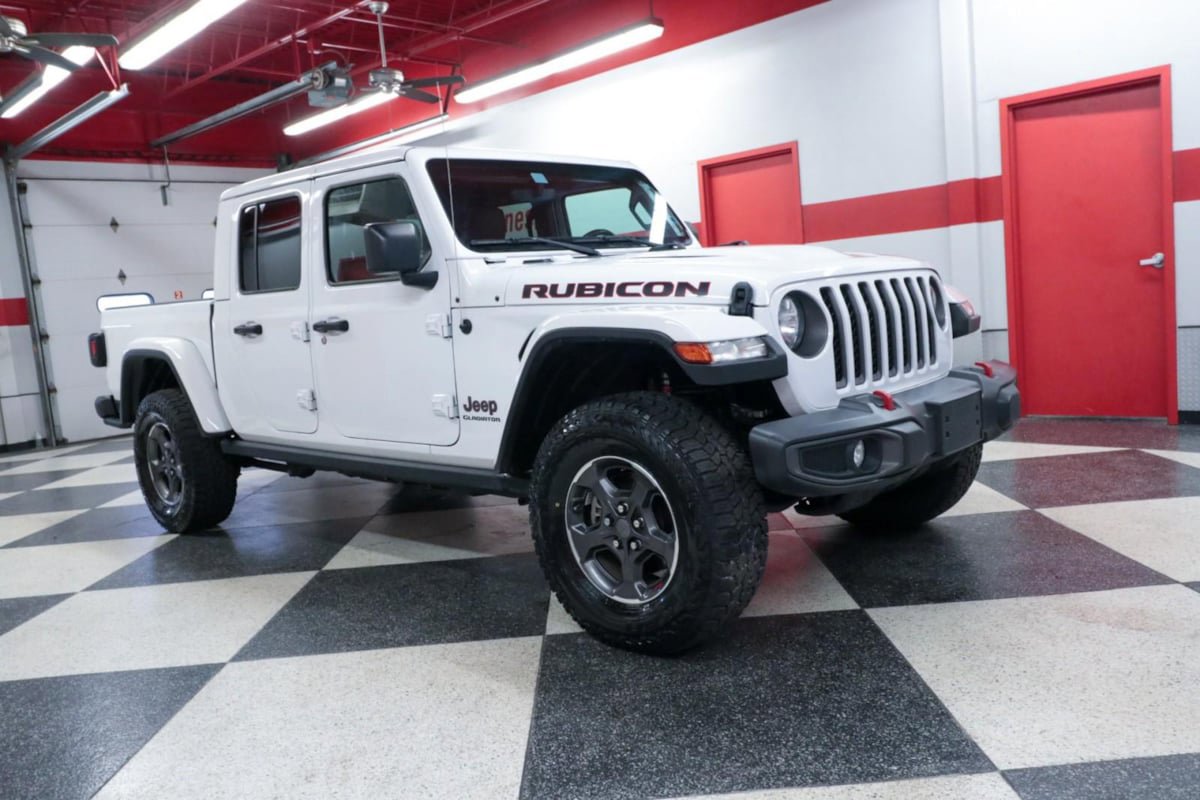 Used 2022 Jeep Gladiator Rubicon w/ Cold Weather Group AWD/4WD image 2