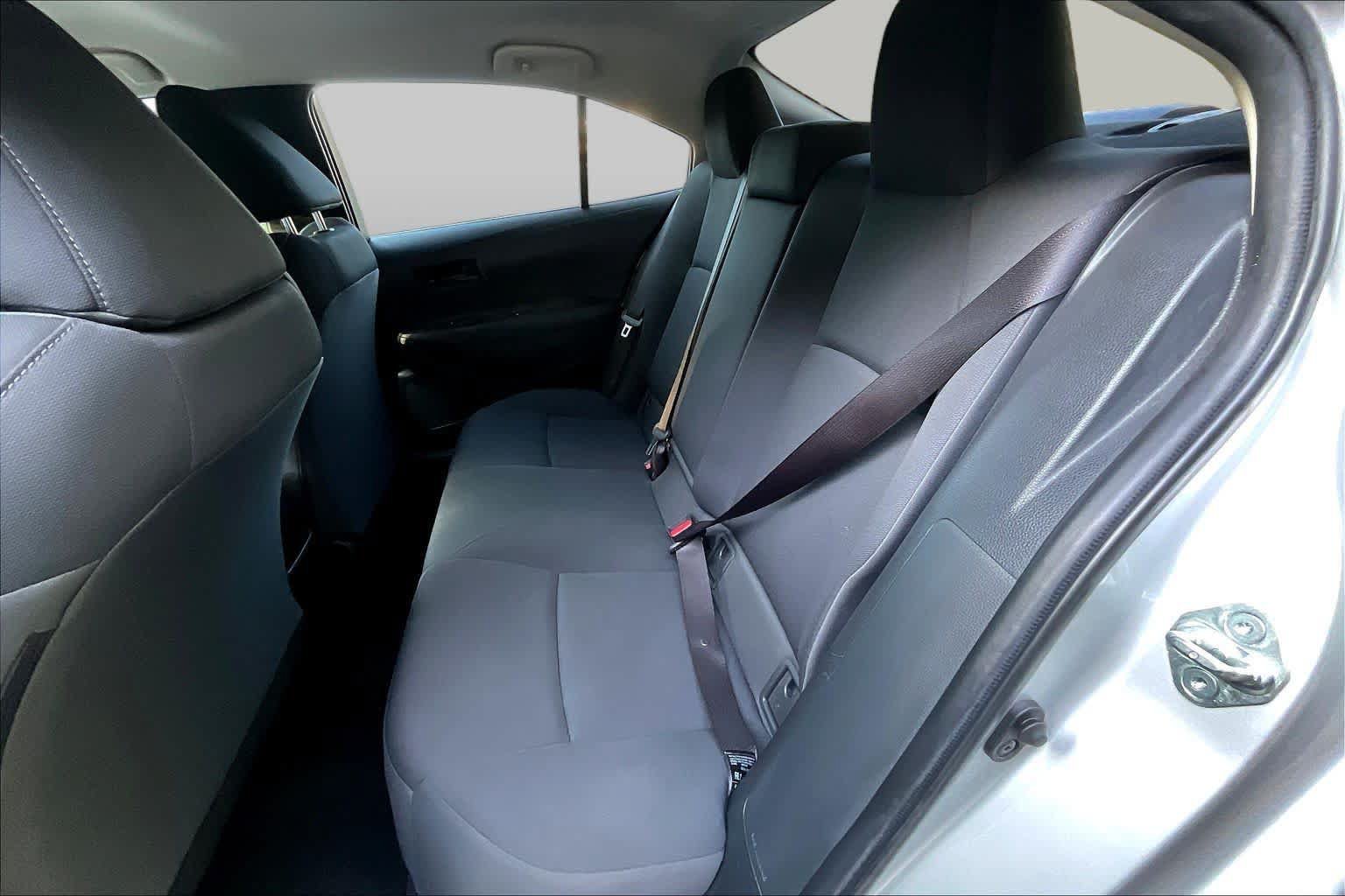 Used 2022 Toyota Corolla LE FWD image 19