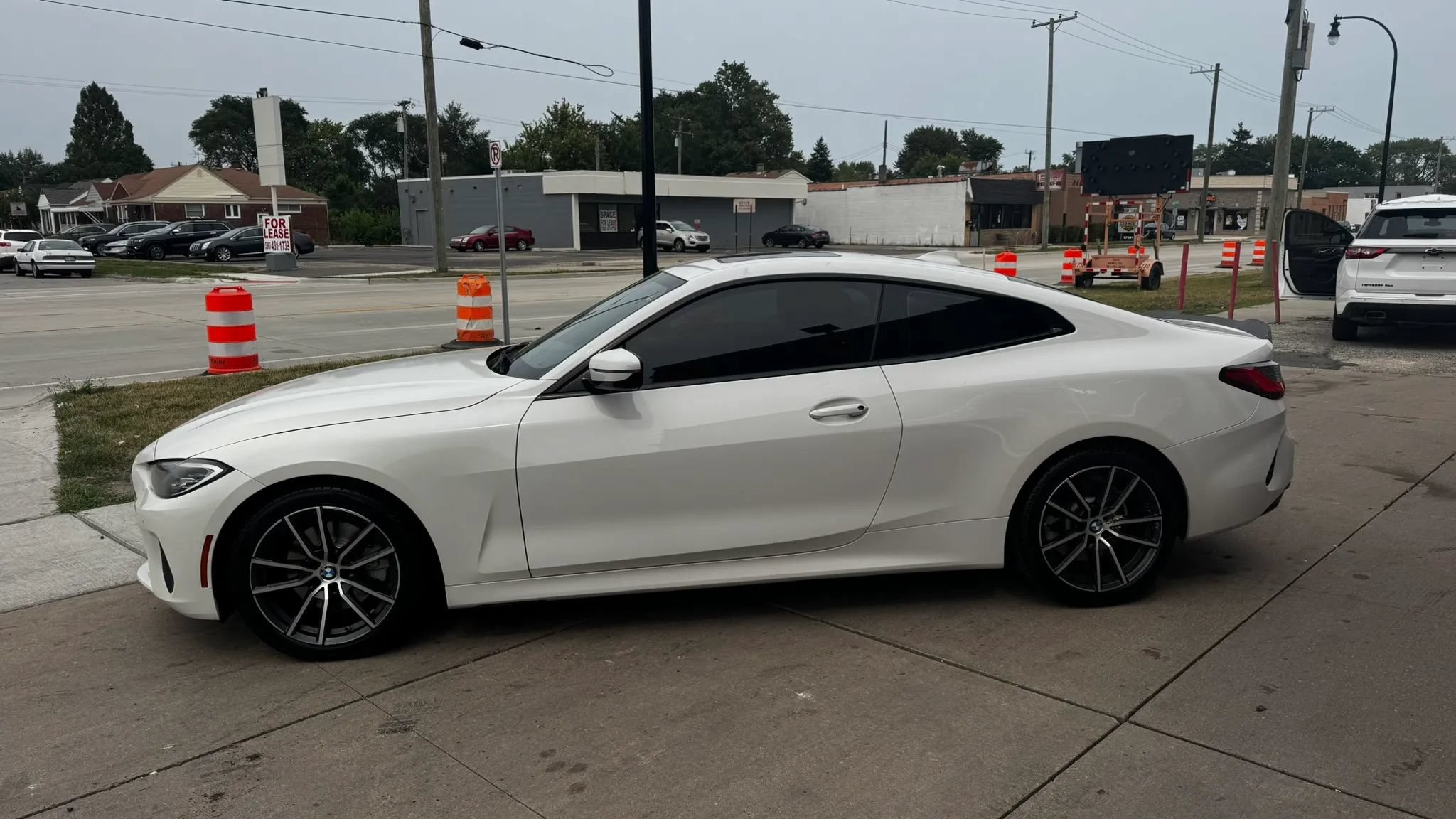 Used 2021 BMW 430i Coupe w/ Convenience Package RWD image 8