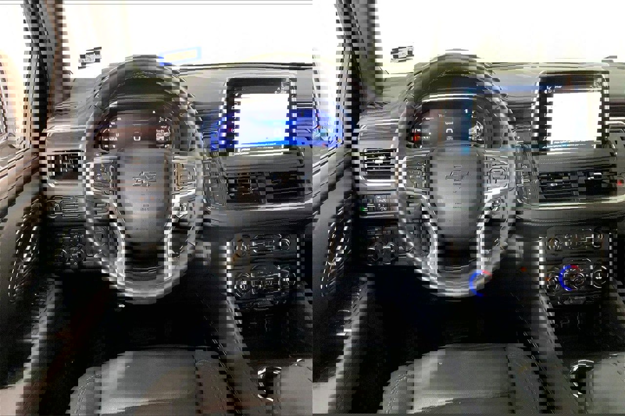 Used 2024 Chevrolet Suburban Z71 w/ Z71 Off-Road Package image 14