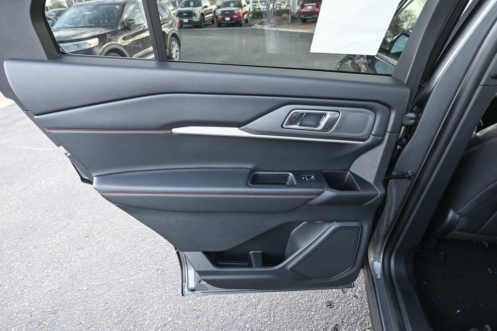 New 2026 Ford Explorer ST-Line w/ ST-Line Street Pack image 21