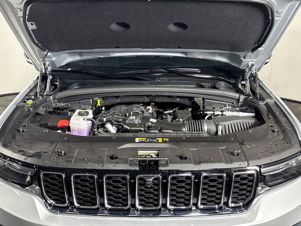 New 2025 Jeep Grand Cherokee Limited w/ Luxury Tech Group II image 23