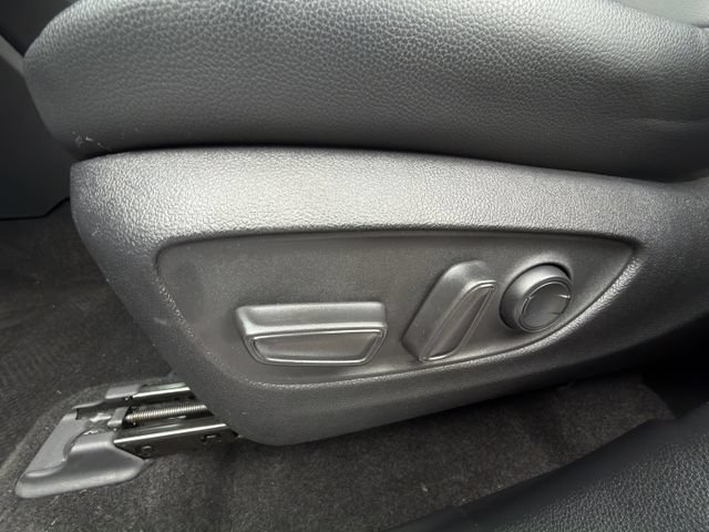 Used 2023 Toyota Highlander XLE AWD/4WD image 26