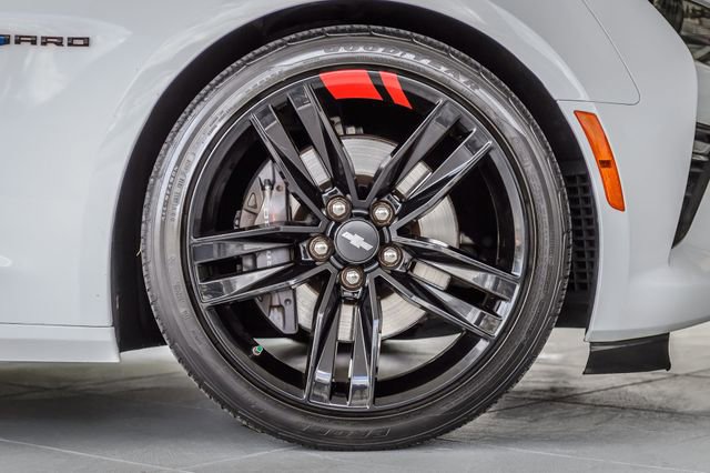 Used 2018 Chevrolet Camaro SS w/ Redline Edition RWD image 15