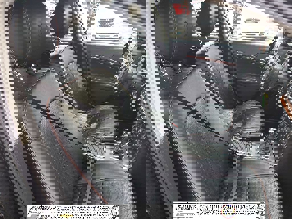 Used 2012 Lincoln MKZ image 24