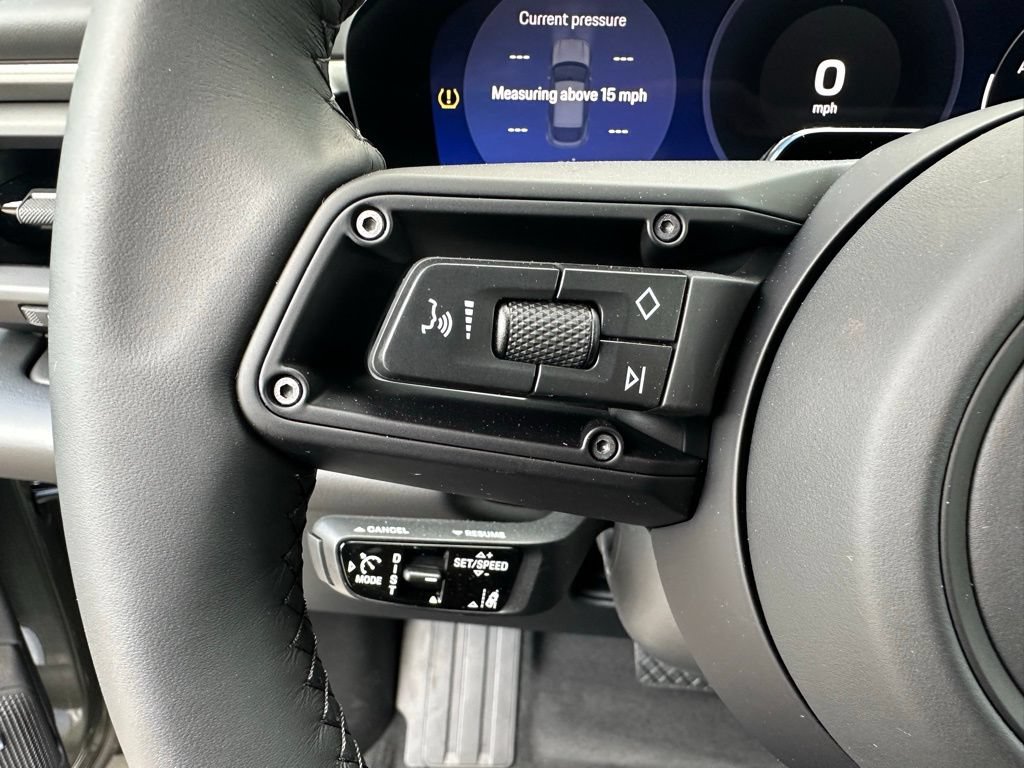 Used 2026 Porsche Macan Electric RWD image 18