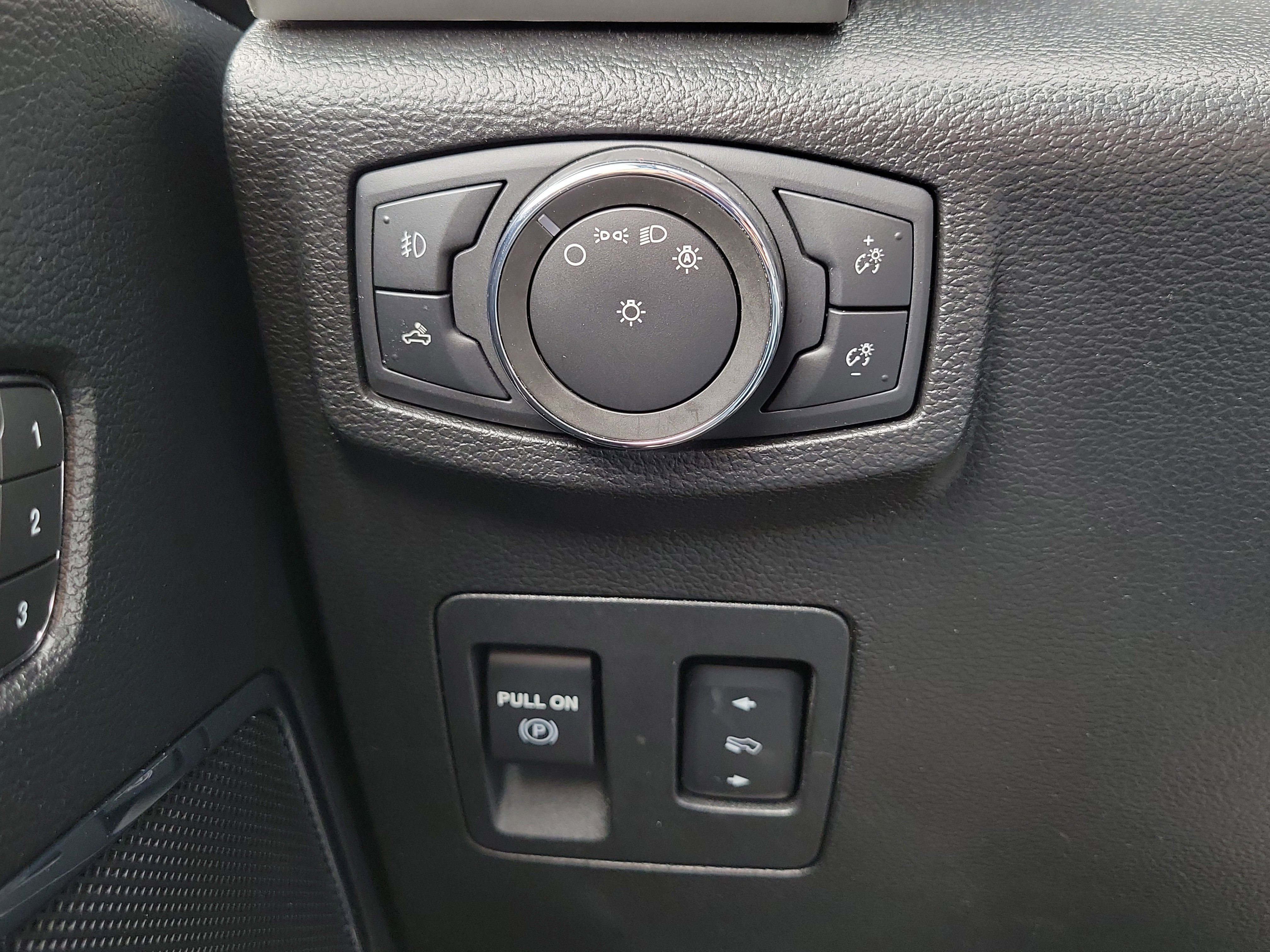 Used 2020 Ford F150 Lariat w/ Equipment Group 502A Luxury image 28