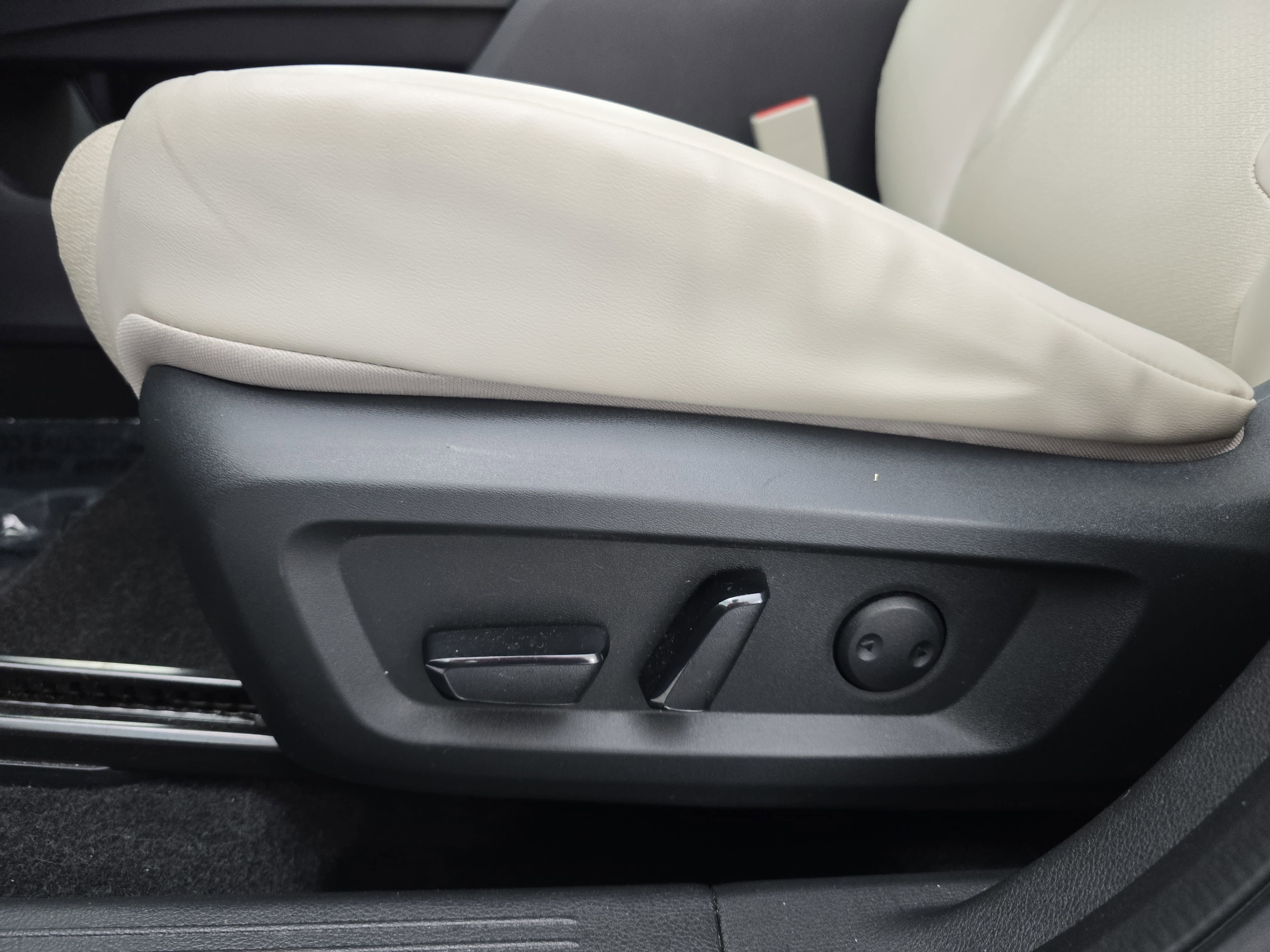 Certified 2021 Nissan Rogue SV w/ Premium Package FWD image 28
