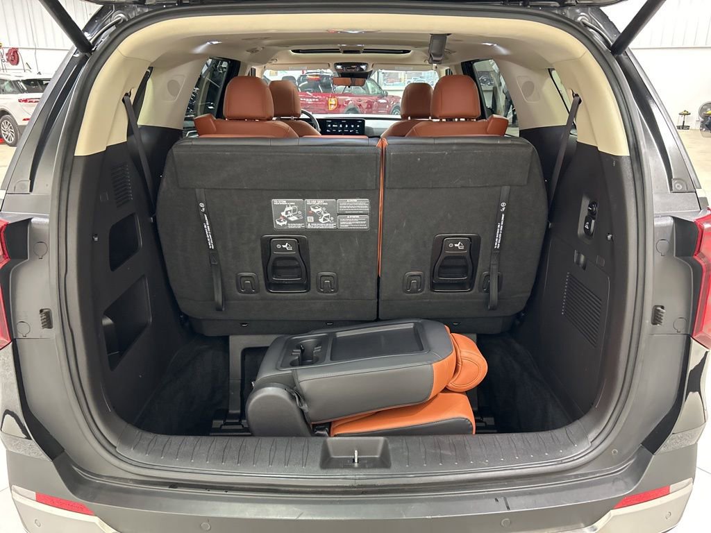 Used 2025 Kia Carnival SX image 38