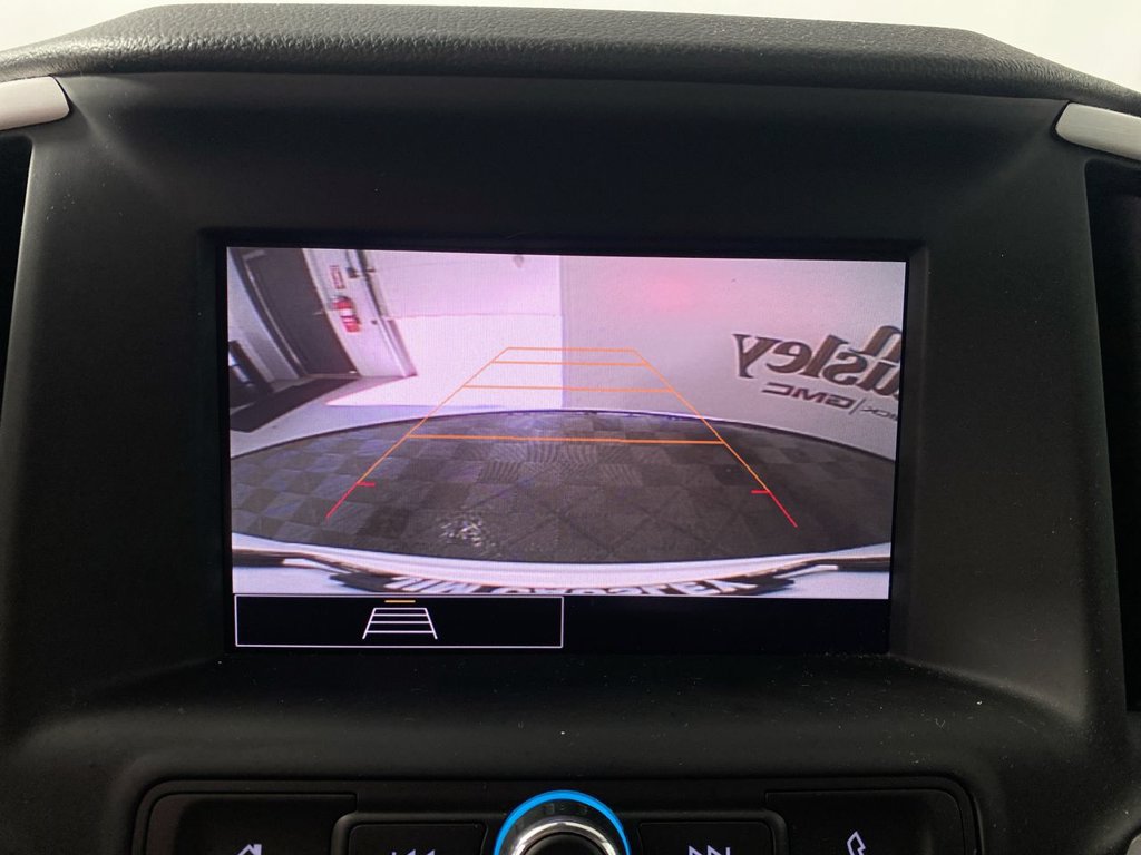 Certified 2024 GMC Terrain SLE w/ Driver Convenience Package FWD image 17