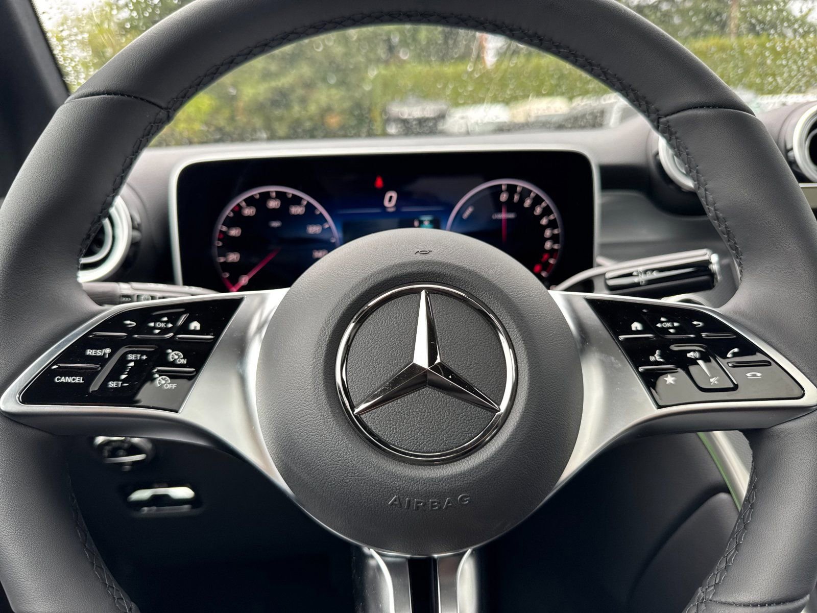 New 2025 Mercedes-Benz GLC 350e 4MATIC image 24