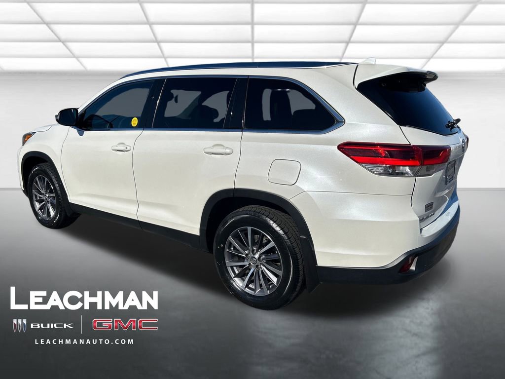 Used 2019 Toyota Highlander XLE image 6