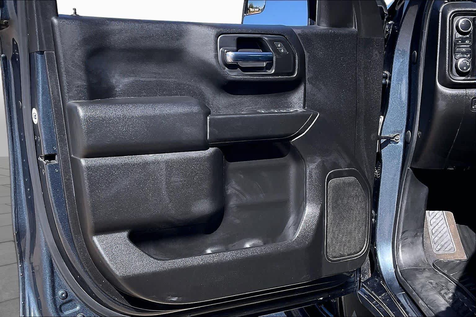 Used 2020 Chevrolet Silverado 1500 Custom w/ Custom Value Package AWD/4WD image 19