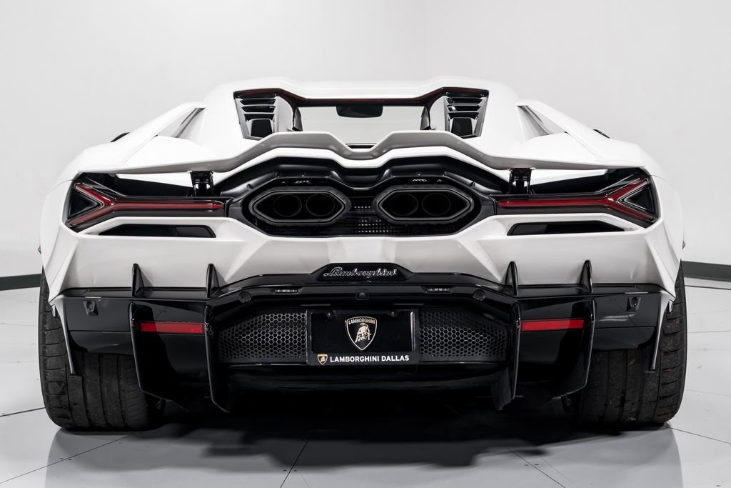Used 2025 Lamborghini Revuelto image 4
