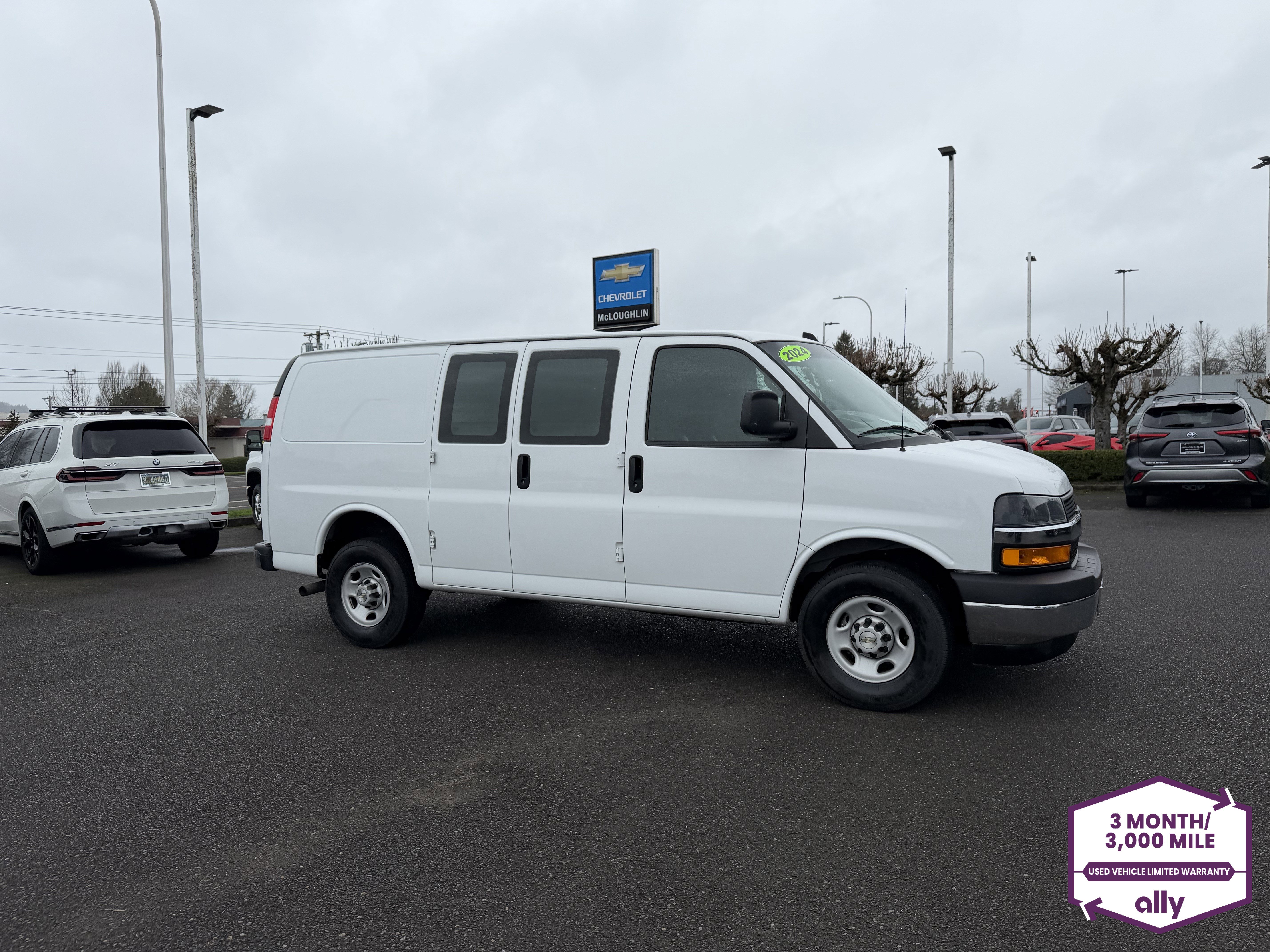 Used 2024 Chevrolet Express 2500 w/ Driver Convenience Package image 7