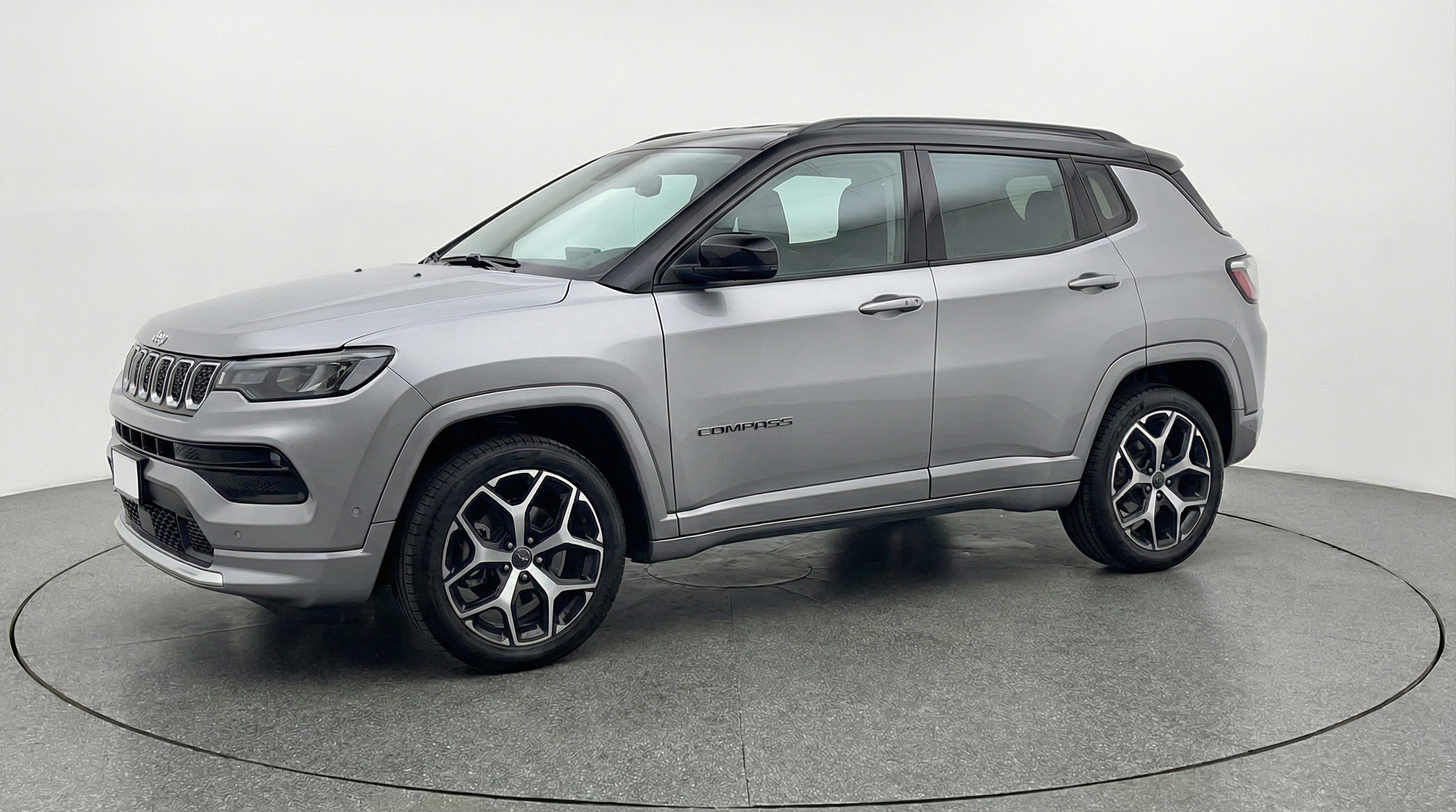 Used 2025 Jeep Compass Limited AWD/4WD image 3