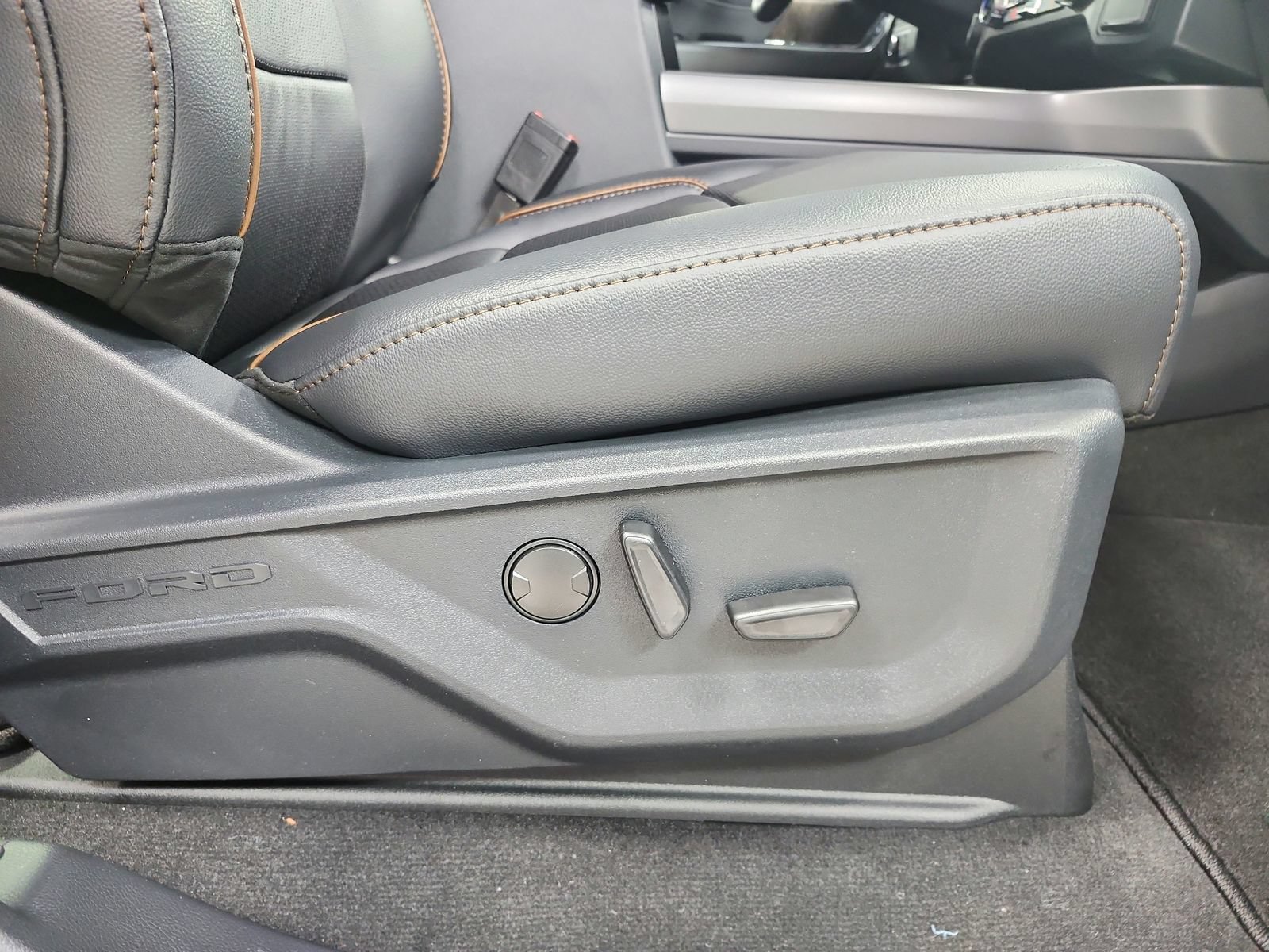 New 2026 Ford F250 Lariat image 43
