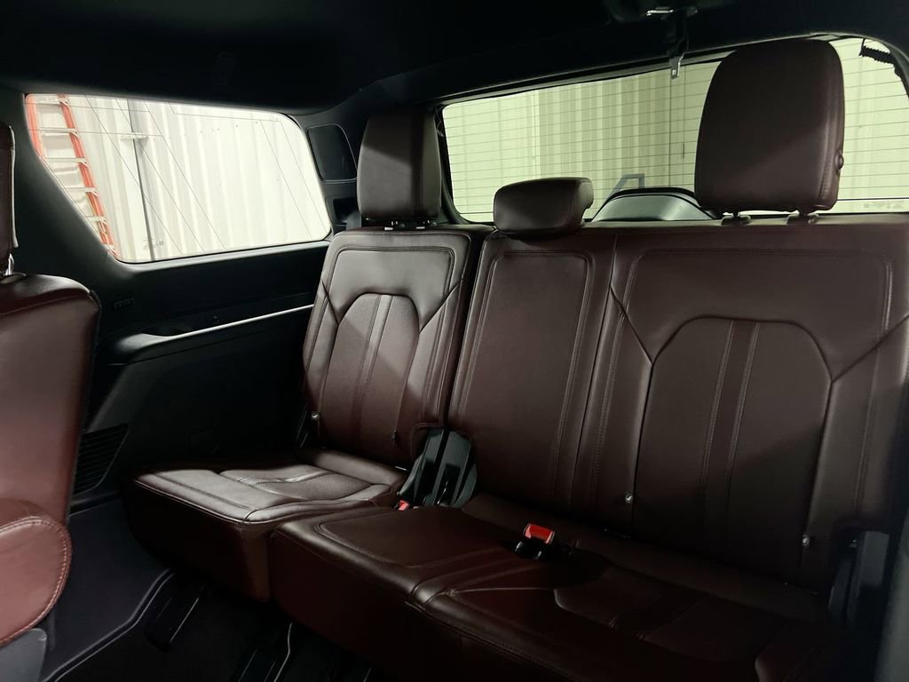 Used 2024 Ford Expedition Limited image 30