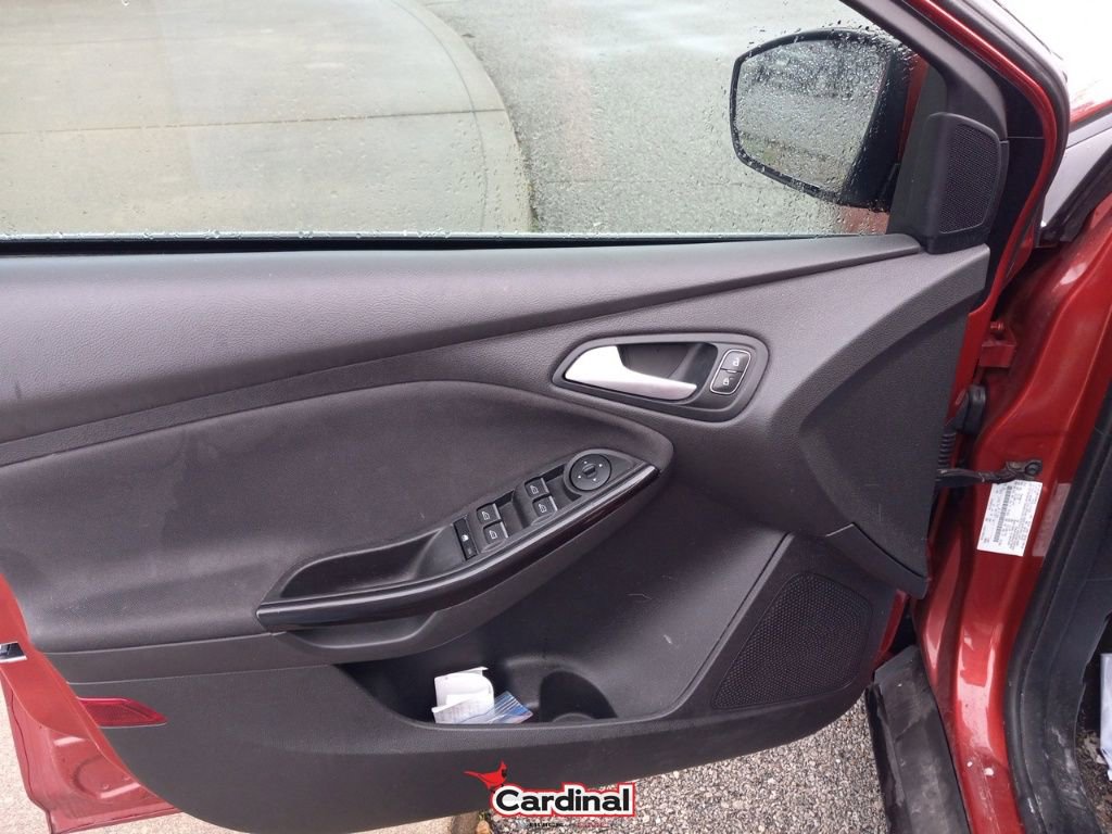 Used 2018 Ford Focus Titanium w/ Titanium Technology Package image 18