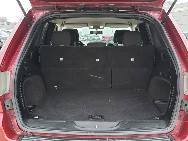 Used 2012 Jeep Grand Cherokee Laredo w/ Laredo E Group image 8