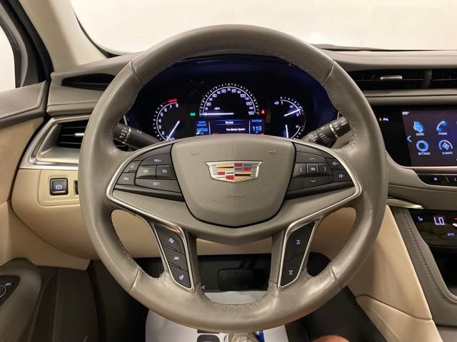 Used 2017 Cadillac XT5 Luxury w/ Driver Awareness Package AWD/4WD image 16