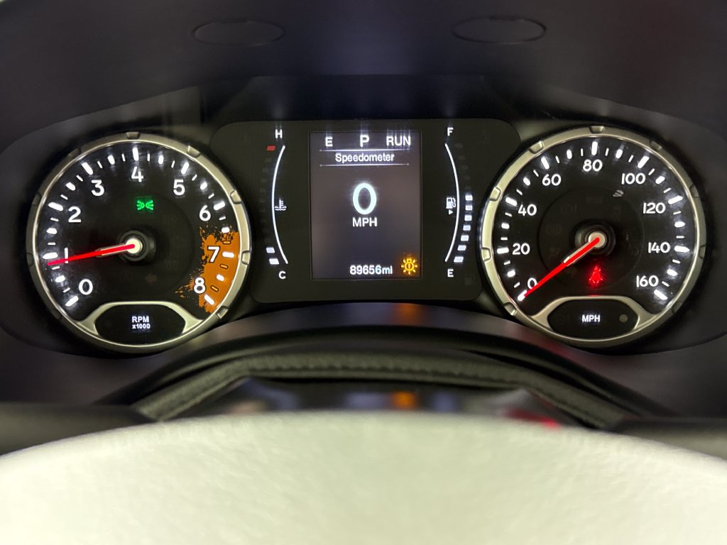 Used 2018 Jeep Renegade Latitude w/ Cold Weather Group AWD/4WD image 17