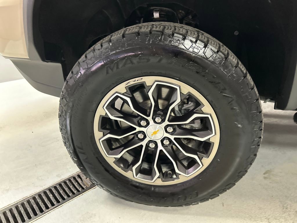 Used 2022 Chevrolet Colorado ZR2 image 9