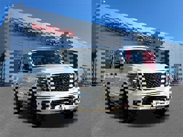 Used 2018 Nissan Titan SV w/ SV Convenience Package