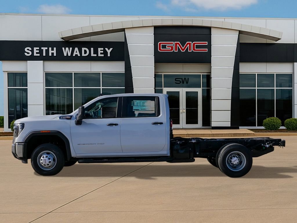 New 2026 GMC Sierra 3500 Pro image 4