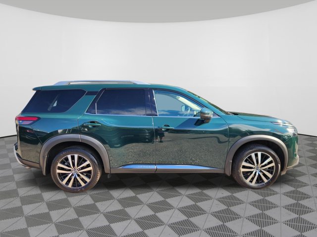Certified 2025 Nissan Pathfinder Platinum w/ Cargo Package AWD/4WD image 6
