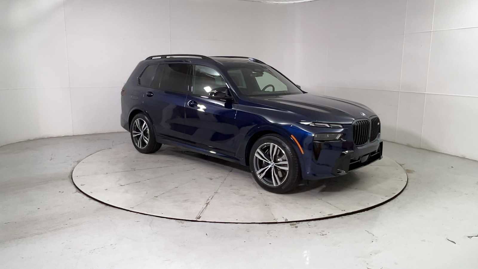 New 2026 BMW X7 M60i image 8