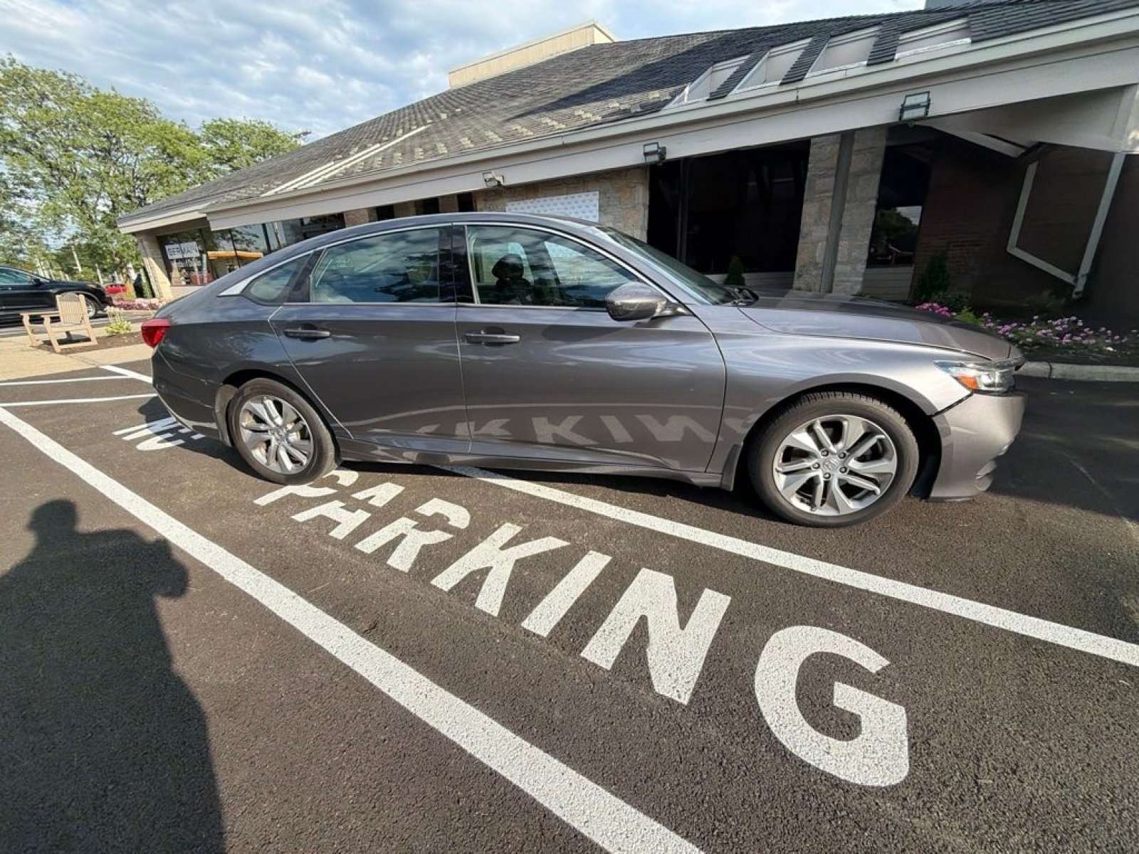 Used 2019 Honda Accord LX image 8