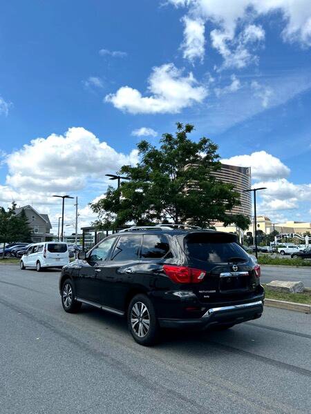 Used 2017 Nissan Pathfinder SL image 3
