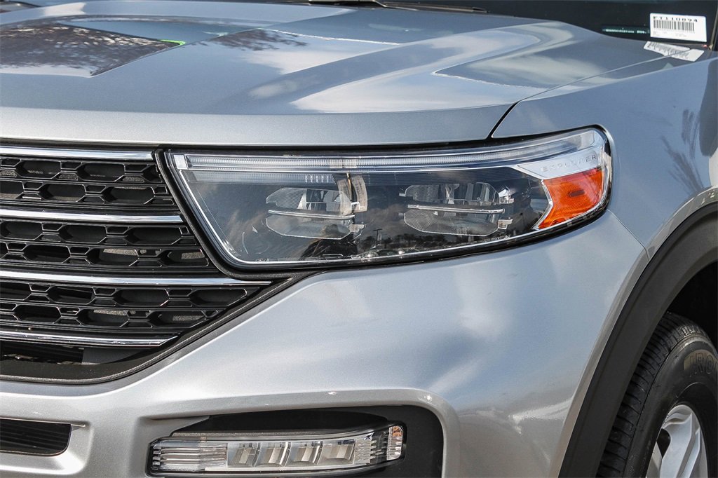 Used 2023 Ford Explorer XLT w/ Equipment Group 202A image 4