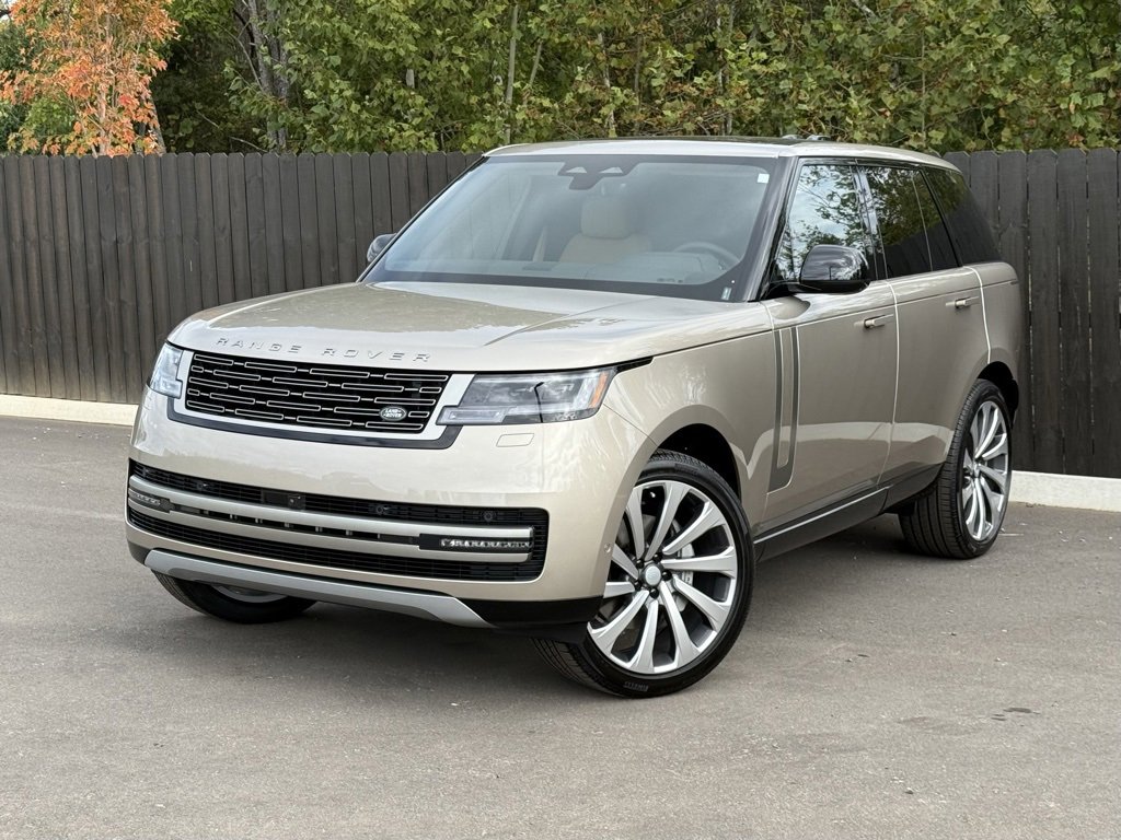 New 2025 Land Rover Range Rover SE