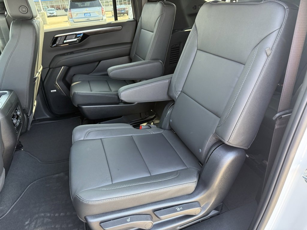 New 2026 Chevrolet Suburban LT w/ Comfort Package image 30