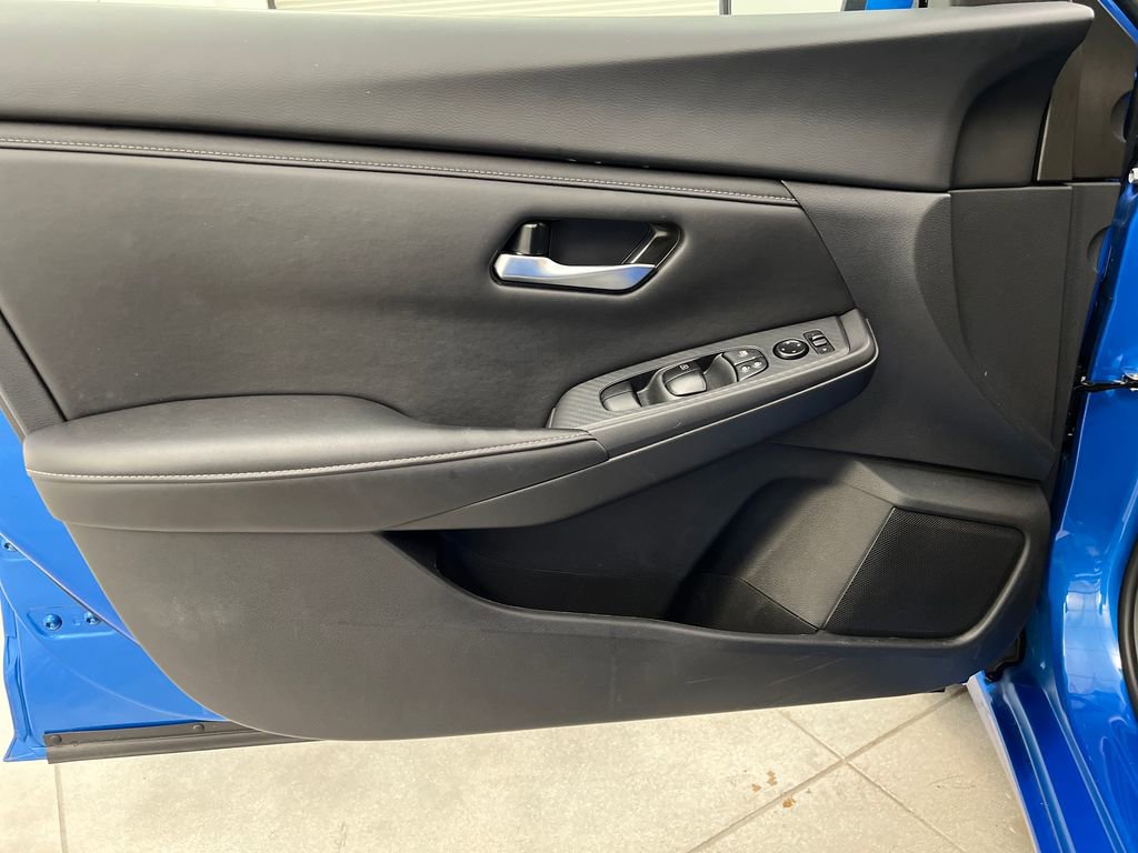 Used 2025 Nissan Sentra SV FWD image 11