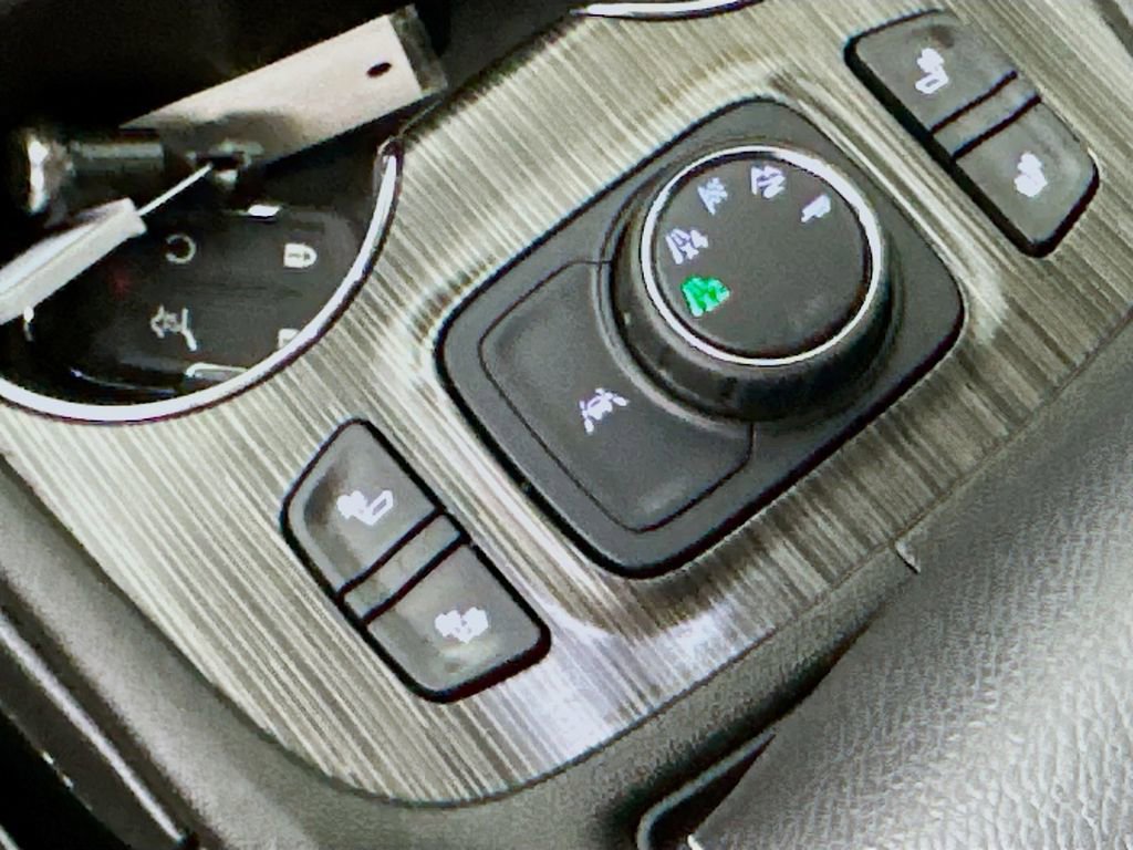 Used 2023 GMC Acadia SLT w/ Trailering Package image 30