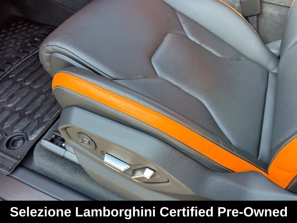 Used 2025 Lamborghini Urus SE AWD/4WD image 21